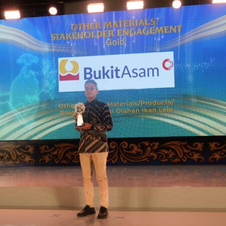 Dua Inovasi Berkelanjutan Antar PTBA Raih Emas dan Perak di ICEA 2025 Dua Inovasi Berkelanjutan Antar PTBA Raih Emas dan Perak di ICEA 2025