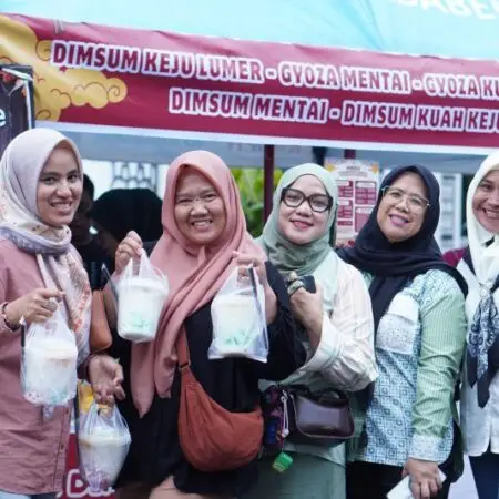 Kambang Iwak Fest 2025 Hidupkan Budaya dan Ekonomi Kreatif Palembang Kambang Iwak Fest 2025 kembali digelar dengan tema “Alam Lestari, Wisata Berseri,” menghadirkan rangkaian seni, budaya, hiburan, dan aksi sosial selama tiga hari di Palembang.