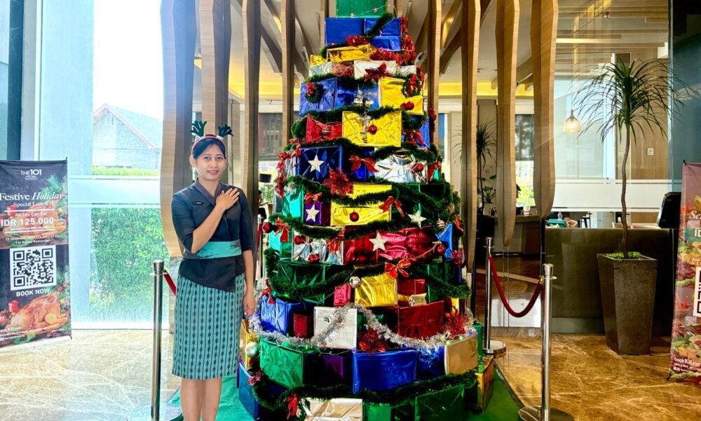 Menyambut libur Natal dan Tahun Baru, The 1O1 Palembang Rajawali menghadirkan suasana festive dengan dekorasi modern serta rangkaian promo spesial untuk memberikan pengalaman akhir tahun yang hangat dan berkesan bagi para tamu.
