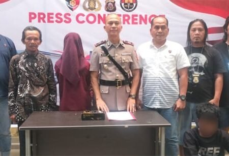 Remaja Putri Asal Pedamaran yang Sempat Viral Hilang Akhirnya Ditemukan Polisi Remaja putri asal Pedamaran, OKI, yang sempat dilaporkan hilang dan viral di media sosial akhirnya berhasil ditemukan aparat kepolisian dalam keadaan selamat.