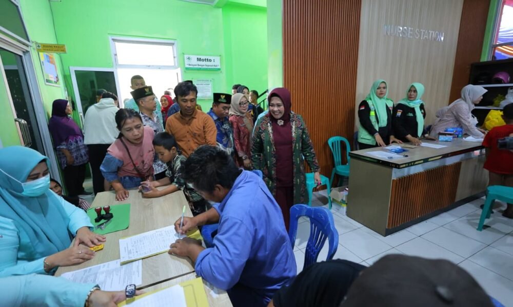 Pemerintah Kota Palembang bersama Baznas Kota Palembang menggelar khitanan massal gratis bagi 100 anak yatim dan dhuafa di Puskesmas Pembina Kelurahan Silabranti, Kecamatan Jakabaring, Kamis (18/12/2025).