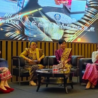 Buku “Realitas: Kekerasan Terhadap Perempuan dan Anak” resmi diluncurkan di Palembang, Selasa (16/12/2025).
