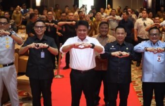 Gubernur Sumatera Selatan Dr. H. Herman Deru membuka Rapat Tim Pembina Samsat dan Rapat P2DD Provinsi Sumsel di Ballroom Grand Atyasa, Kamis (18/12/2025).