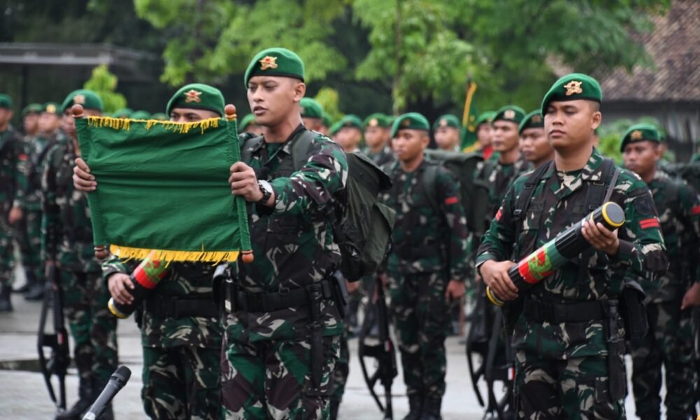 Danrem 044/Garuda Dempo (Gapo) Brigjen TNI Adri Koesdiyanto menghadiri Upacara Peringatan Hari Juang Infanteri ke-77 Tahun 2025 yang dipimpin langsung oleh Pangdam II/Sriwijaya Mayjen TNI Ujang Darwis. Kegiatan berlangsung di Lapangan Jasdam II/Sriwijaya, Jalan Letjen Harun Sohar, Kebun Bunga, Kota Palembang, Jumat (19/12/2025).