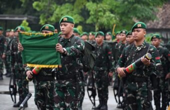 Danrem 044/Garuda Dempo (Gapo) Brigjen TNI Adri Koesdiyanto menghadiri Upacara Peringatan Hari Juang Infanteri ke-77 Tahun 2025 yang dipimpin langsung oleh Pangdam II/Sriwijaya Mayjen TNI Ujang Darwis. Kegiatan berlangsung di Lapangan Jasdam II/Sriwijaya, Jalan Letjen Harun Sohar, Kebun Bunga, Kota Palembang, Jumat (19/12/2025).