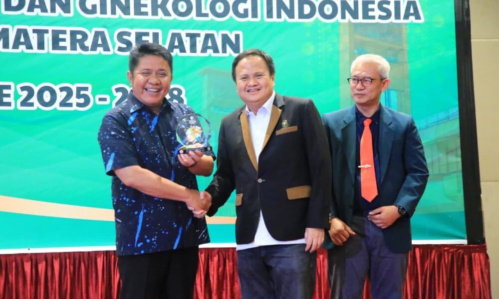 Gubernur Sumatera Selatan H. Herman Deru saat menghadiri pelantikan Pengurus POGI Cabang Sumsel periode 2025–2028 di Palembang, Sabtu (27/12/2025).