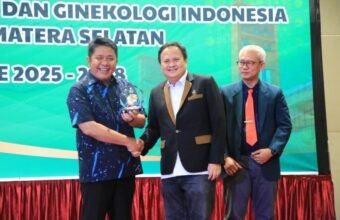 Gubernur Sumatera Selatan H. Herman Deru saat menghadiri pelantikan Pengurus POGI Cabang Sumsel periode 2025–2028 di Palembang, Sabtu (27/12/2025).