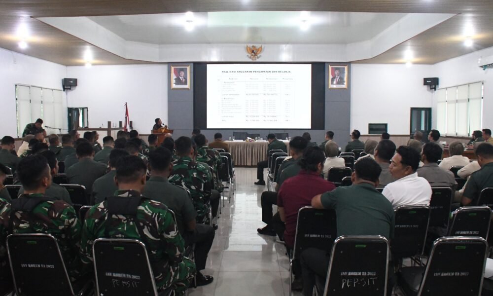 Korem 044/Gapo menggelar Rapat Anggota Tahunan (RAT) Primer Koperasi Kartika Gapo Tutup Buku Tahun 2025 yang berlangsung di Aula Makorem 044/Gapo, Jalan Jenderal Sudirman Km 4, Kota Palembang, Senin (12/1/2026).