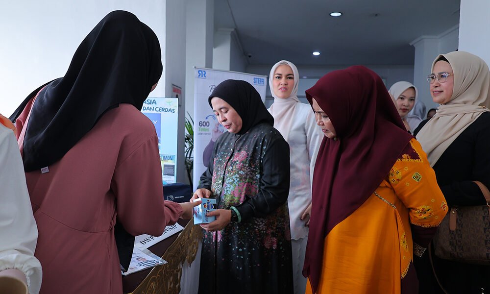 Ketua dan jajaran DWP Kota Palembang bersama Penasehat DWP usai kegiatan silaturahmi dan peringatan Isra Mi’raj Nabi Muhammad SAW 1447 H di Ruang Rapat Parameswara, Rabu (21/1/2026).