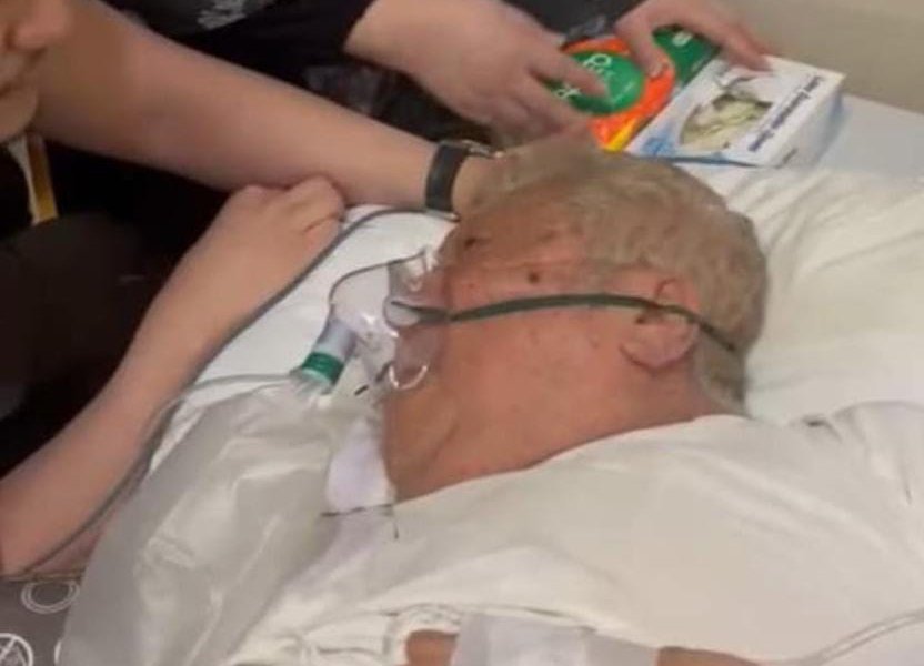 Tokoh masyarakat Sumatera Selatan, H. KMS Abdul Halim Ali, wafat pada Kamis (22/1/2026) di Palembang.