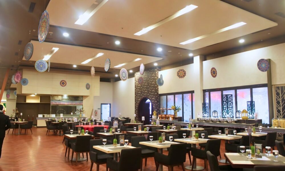 Suasana hangat Ramadhan di Harper Palembang melalui event iftar Ruby Al-Barokah, menghadirkan buffet all you can eat bernuansa budaya Asia yang elegan dan berkelas.