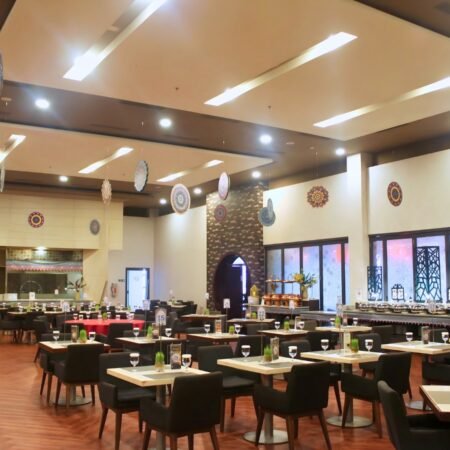 Suasana hangat Ramadhan di Harper Palembang melalui event iftar Ruby Al-Barokah, menghadirkan buffet all you can eat bernuansa budaya Asia yang elegan dan berkelas.