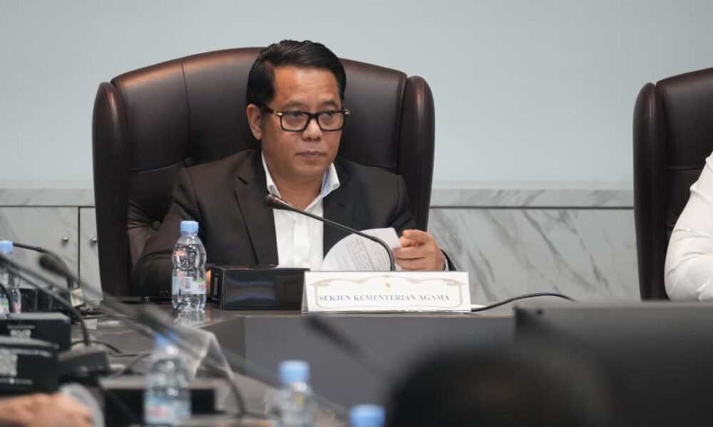 Pertemuan Sekjen Kemenag Kamaruddin Amin dengan Ketua PGMNI Heri Purnama membahas pengangkatan PPPK dan percepatan sertifikasi guru madrasah.