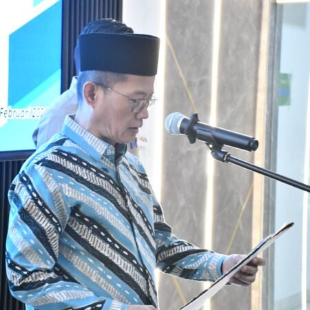 Kakanwil Kemenag Sumsel Lantik 14 Kepala KUA, Tekankan Peran Strategis Tekan Angka Perceraian Kepala Kanwil Kementerian Agama Provinsi Sumatera Selatan Syafitri Irwan melantik dan mengambil sumpah jabatan 14 Kepala Kantor Urusan Agama (KUA) di Aula Kanwil Kemenag Sumsel, Jumat (6/2/2026).