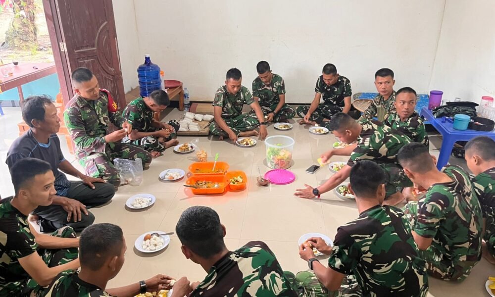Penuh Keakraban dalam Kebersamaan, Satgas TMMD ke-127 TA 2026 Makan Bersama Tuan Rumah