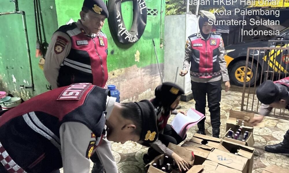 Operasi Pekat Musi 2026 Jelang Ramadan, Polda Sumsel Amankan Ratusan Botol Miras dari Warung di Palembang