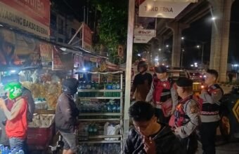 Ciptakan Situasi Kondusif Jelang Ramadan, Polisi Sisir Warung Penjual Miras di Palembang