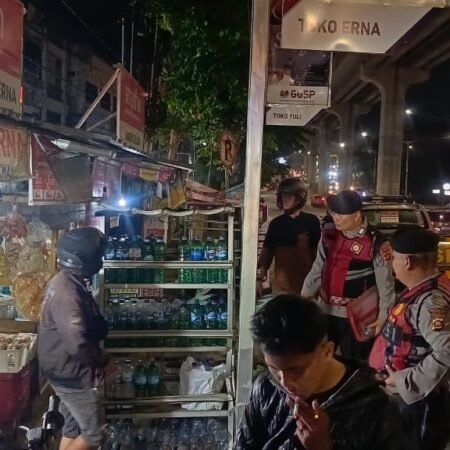 Ciptakan Situasi Kondusif Jelang Ramadan, Polisi Sisir Warung Penjual Miras di Palembang Ciptakan Situasi Kondusif Jelang Ramadan, Polisi Sisir Warung Penjual Miras di Palembang