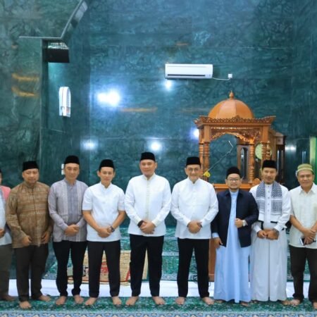 Perkuat Sinergi Pemprov dan DPRD Sumsel, Sekda Edward Candra Hadiri Pengajian Ramadan Perkuat Sinergi Pemprov dan DPRD Sumsel, Sekda Edward Candra Hadiri Pengajian Ramadan