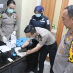 Kapolda Sumsel Pimpin Tes Urine Mendadak Massal Internal, Pastikan Integritas Personel Bebas Narkoba