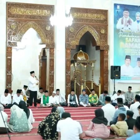 Safari Ramadhan Banyuasin 2026 Perkuat Silaturahmi dan Pelayanan Masyarakat Safari Ramadhan 1447 H di Banyuasin resmi dibuka oleh Bupati Askolani bersama Wakil Bupati Netta Indian di Masjid Agung Al-Amir, Pangkalan Balai, sebagai upaya memperkuat silaturahmi dan mendekatkan pelayanan pemerintah kepada masyarakat.