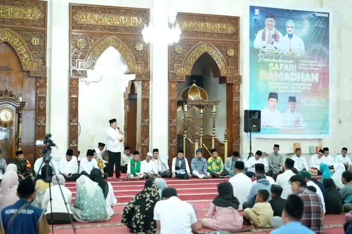 Safari Ramadhan 1447 H di Banyuasin resmi dibuka oleh Bupati Askolani bersama Wakil Bupati Netta Indian di Masjid Agung Al-Amir, Pangkalan Balai, sebagai upaya memperkuat silaturahmi dan mendekatkan pelayanan pemerintah kepada masyarakat.