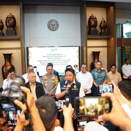 Herman Deru Targetkan Perbaikan Jalan Sepanjang 1.500 Km di Sumsel Rampung H-10 Lebaran 2026 Herman Deru Targetkan Perbaikan Jalan Sepanjang 1.500 Km di Sumsel Rampung H-10 Lebaran 2026