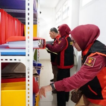 Dugaan Skandal Semen Sumsel, Rumah Dirut PT KMM dan Kantor Jamkrindo Digeledah Dugaan Skandal Semen Sumsel, Rumah Dirut PT KMM dan Kantor Jamkrindo Digeledah