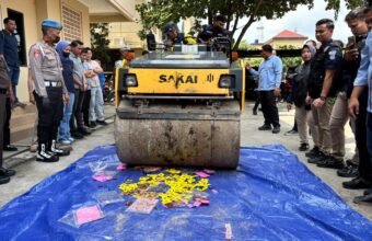 Polda Sumsel Hancurkan Narkoba Bernilai Miliaran Milik 27 Tersangka, Ada yang Dilindas Alat Berat