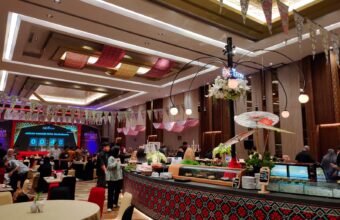 Selama bulan suci Ramadan, The Excelton Hotel Palembang dengan bangga mempersembahkan program berbuka puasa bertajuk “Jelajah Rasa Iftar Buffet”