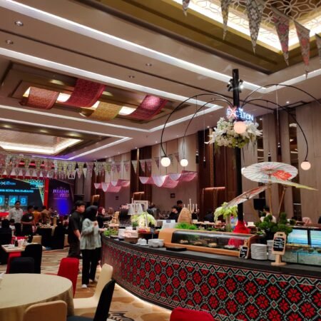 Nikmati Jelajah Rasa Iftar Buffet di The Excelton Hotel Palembang, Paket Mulai Rp188 Ribu! Selama bulan suci Ramadan, The Excelton Hotel Palembang dengan bangga mempersembahkan program berbuka puasa bertajuk “Jelajah Rasa Iftar Buffet”