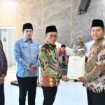 Lantik Sutrisno Jadi Pembimas Katolik, Kakanwil Kemenag Sumsel Tekankan Harmonisasi dan Sikap Moderat
