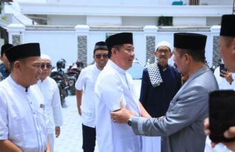 Ramadan Penuh Berkah, Wagub Cik Ujang, Bantu Material ,Pembangunan ,Masjid Ummul Tumina