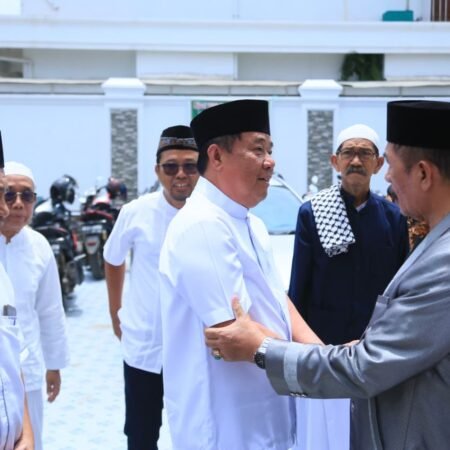 Ramadan Penuh Berkah, Wagub Cik Ujang Bantu Material Pembangunan Masjid Ummul Tumina Ramadan Penuh Berkah, Wagub Cik Ujang, Bantu Material ,Pembangunan ,Masjid Ummul Tumina