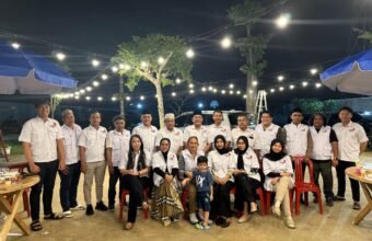 Ketua DPD Laskar Prabowo 08 Sumsel, Dr.(c). M. Jasmadi Pasmeindra, SHI, MH, MED, CPLA, saat memberikan keterangan kepada wartawan usai kegiatan buka puasa bersama di kediaman M. Kusniadi, Sabtu (7/3/2026).