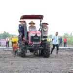 Herman Deru Dampingi Kapolri Tanam Jagung Serentak di Ogan Ilir, Perkuat Komitmen Swasembada Pangan