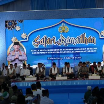 Safari Ramadan di Palembang, Kapolri Serukan Persatuan Nasional Hadapi Ketegangan Global Safari Ramadan di Palembang, Kapolri Serukan Persatuan Nasional Hadapi Ketegangan Global