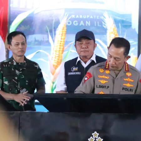 Perkuat Ketahanan Pangan, Pangdam II/Sriwijaya Dampingi Kapolri Taman Jagung Serentak di Ogan Ilir Perkuat Ketahanan Pangan, Pangdam II/Sriwijaya Dampingi Kapolri Taman Jagung Serentak di Ogan Ilir