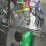 Pria Berjaket Ojol Rampok Indomaret di Palembang, Karyawan Ditodong Senpi, Bawa Kabur Uang