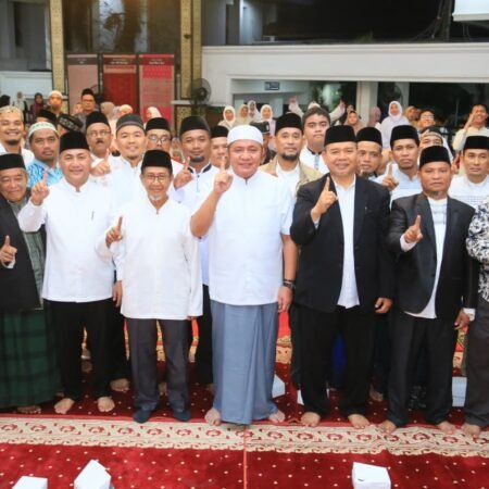 Hadiri Yatim Fest 2026, Herman Deru: Anak Yatim Harus Tumbuh Menjadi Generasi yang Memberi Manfaat Hadiri Yatim Fest 2026, Herman Deru: Anak Yatim Harus Tumbuh Menjadi Generasi yang Memberi Manfaat
