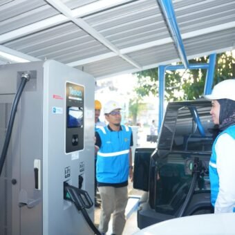 PLN Pastikan Kesiapan Listrik dan SPKLU Bagi Pengguna Kendaraan Listrik Jelang Mudik Lebaran 2026 PLN Pastikan Kesiapan Listrik dan SPKLU Bagi Pengguna Kendaraan Listrik Jelang Mudik Idulfitri 1447 H