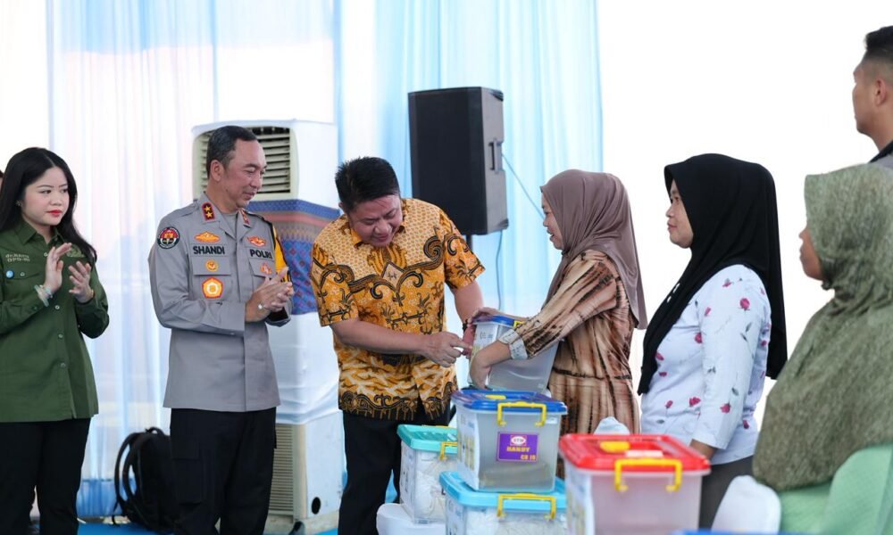 Jelang Lebaran Polri–Bulog Salurkan 135 Ton Beras di Sumsel Lewat Gerakan Pangan Murah