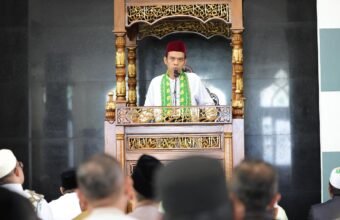 Khutbah di Masjid Assa’adah Polda Sumsel, UAS: Penegakan Hukum yang Adil Adalah Ibadah