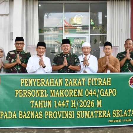 Brigjen TNI Khabib Serahkan Zakat Fitrah Keluarga Besar Korem 044/Gapo ke Baznas Sumsel Brigjen TNI Khabib Serahkan Zakat Fitrah Keluarga Besar Korem 044/Gapo ke Baznas Sumsel