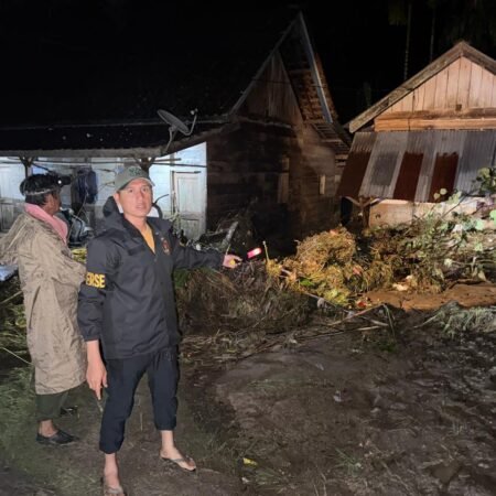 Tanah Longsor dan Banjir Bandang Landa OKU Selatan, Posko Terpadu Disiapkan Tanah Longsor dan Banjir Bandang Landa OKU Selatan, Posko Terpadu Disiapkan