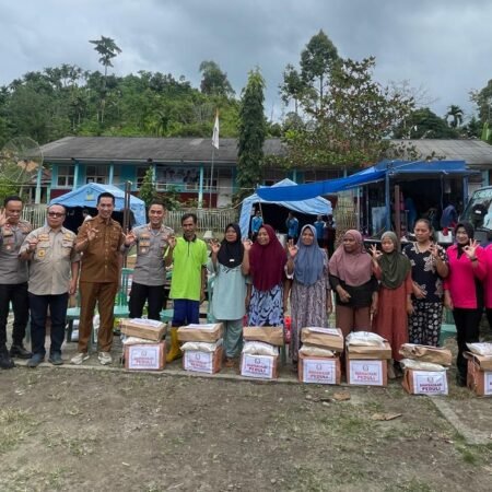 Polres OKU Selatan Salurkan Bantuan dan Siagakan Personel di Lokasi Bencana Banjir Bandang dan Longsor Polres OKU Selatan Salurkan Bantuan dan Siagakan Personel di Lokasi Bencana Banjir Bandang dan Longsor