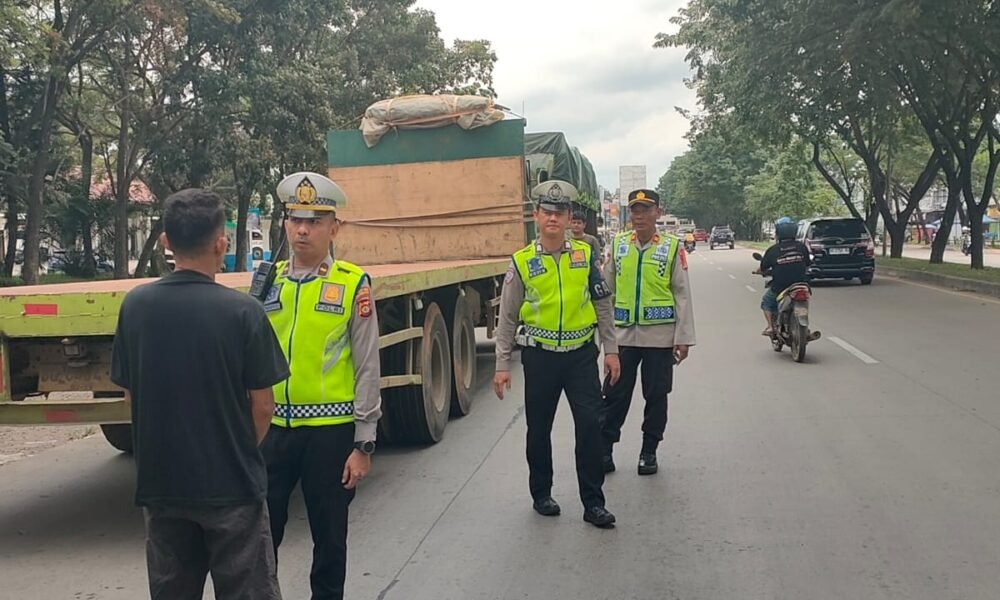 772 Kendaraan Sumbu Tiga Ditindak, Polda Sumsel Tegaskan Komitmen Keselamatan Lalu Lintas⠀