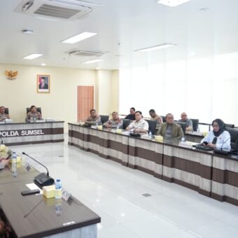 Rakernis Gabungan Empat Divisi Strategis, Kapolda Sumsel Instruksikan Penguatan Sinergi Daerah Rakernis Gabungan Empat Divisi Strategis, Kapolda Sumsel Instruksikan Penguatan Sinergi Daerah