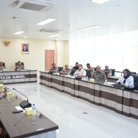 Rakernis Gabungan Empat Divisi Strategis, Kapolda Sumsel Instruksikan Penguatan Sinergi Daerah Rakernis Gabungan Empat Divisi Strategis, Kapolda Sumsel Instruksikan Penguatan Sinergi Daerah