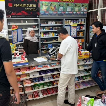 Indomaret di Sekayu Dirampok Pria Bersenjata Api, Uang Rp19 Juta Dibawa Kabur Indomaret di Sekayu Dirampok Pria Bersenjata Api, Uang Rp19 Juta Dibawa Kabur